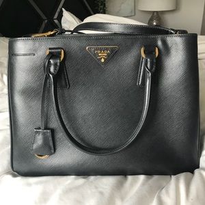 Prada lux tote